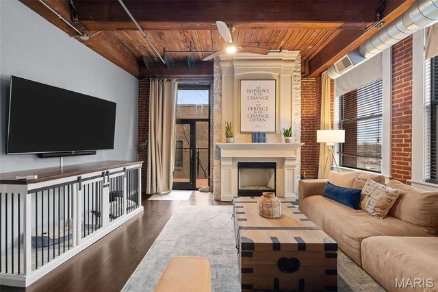 703 N 13 307, St Louis, MO 63103