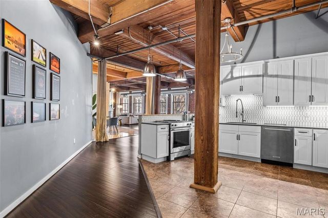 703 N 13 307, St Louis, MO 63103