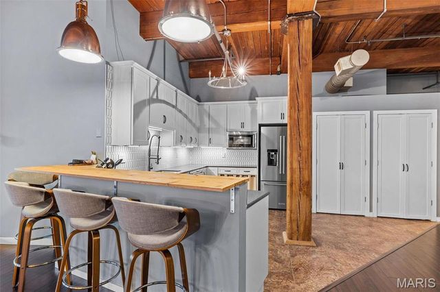 703 N 13 307, St Louis, MO 63103