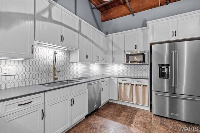 703 N 13 307, St Louis, MO 63103