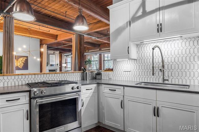 703 N 13 307, St Louis, MO 63103