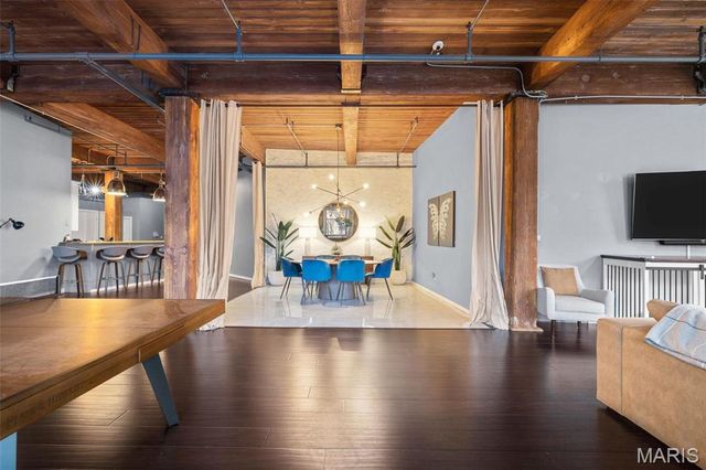 703 N 13 307, St Louis, MO 63103