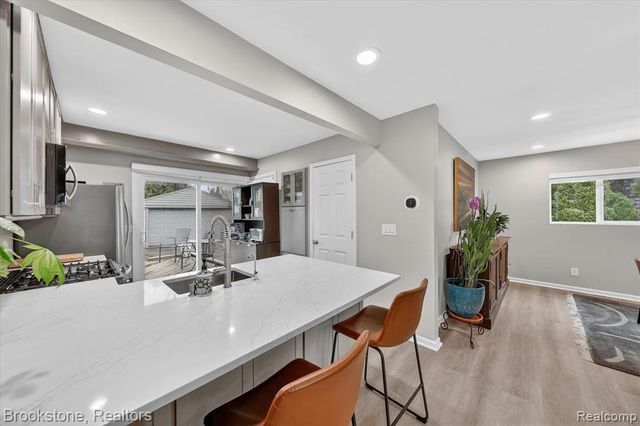 15636 Kirkshire Avenue, Beverly Hills, MI 48025