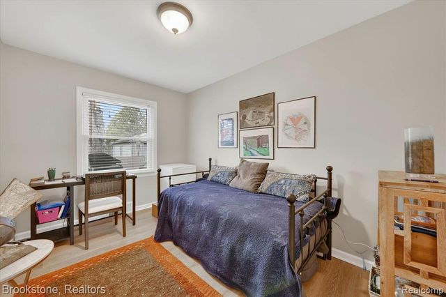 15636 Kirkshire Avenue, Beverly Hills, MI 48025