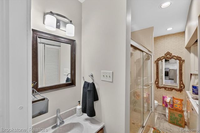 15636 Kirkshire Avenue, Beverly Hills, MI 48025