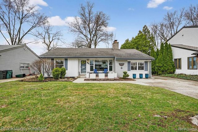 15636 Kirkshire Avenue, Beverly Hills, MI 48025
