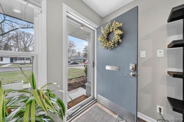 15636 Kirkshire Avenue, Beverly Hills, MI 48025