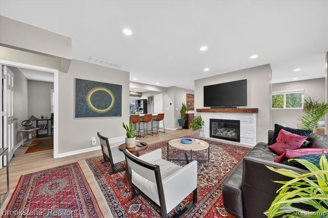 15636 Kirkshire Avenue, Beverly Hills, MI 48025