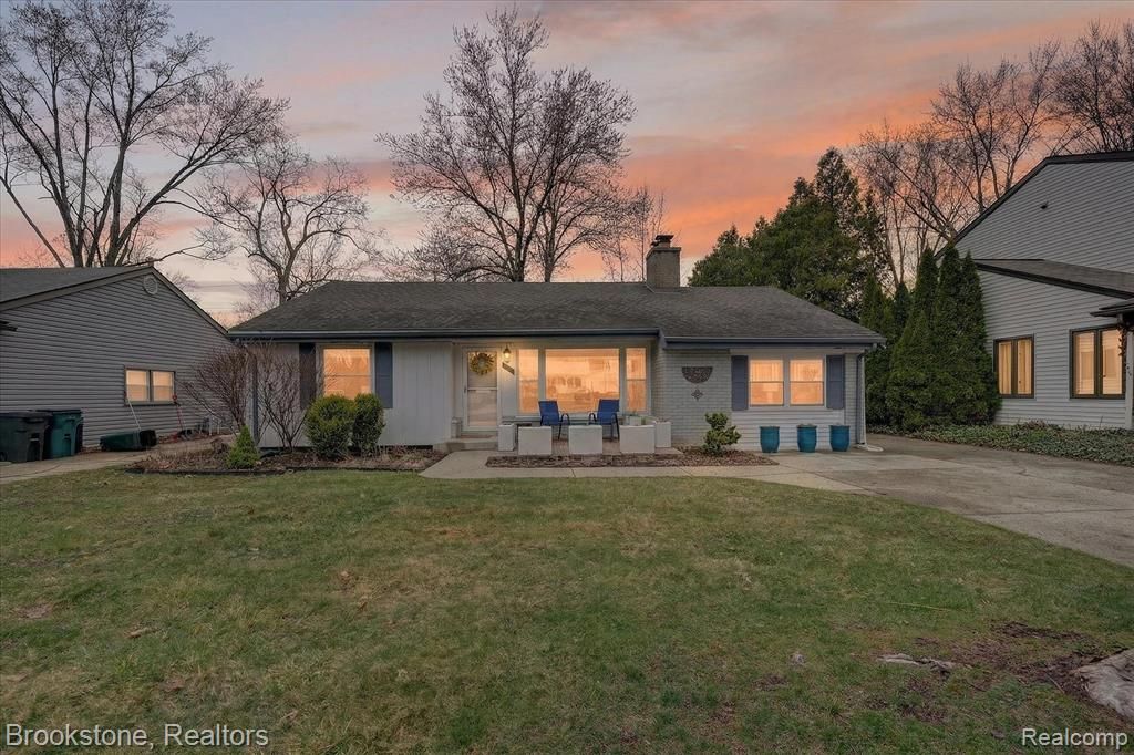 15636 Kirkshire Avenue, Beverly Hills, MI 48025