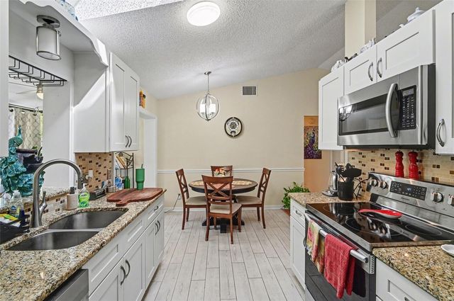 12435 ORANGEWOOD CIRCLE, Tavares, FL 32778