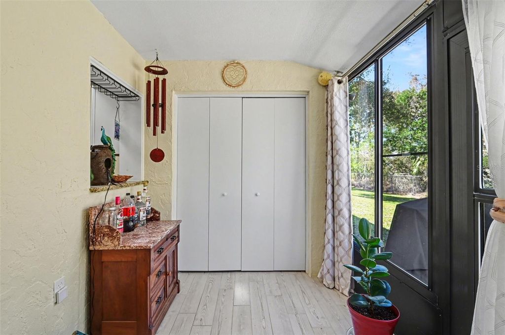 Image 17 of property listing at 12435 ORANGEWOOD CIRCLE, Tavares, FL 32778