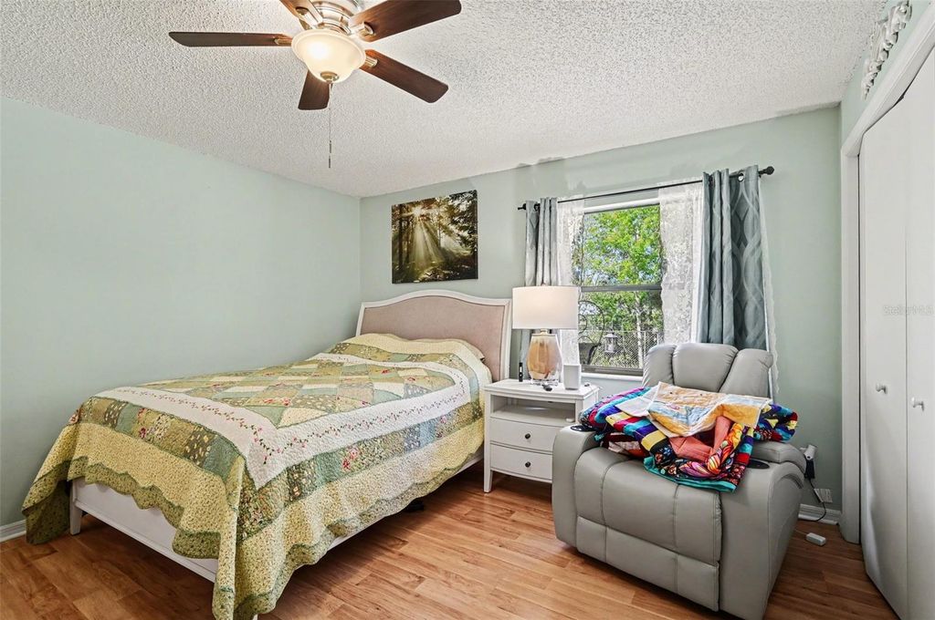 Image 18 of property listing at 12435 ORANGEWOOD CIRCLE, Tavares, FL 32778