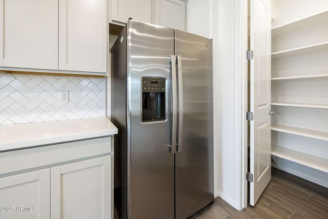 17300 W DAHLIA Drive, Surprise, AZ 85388