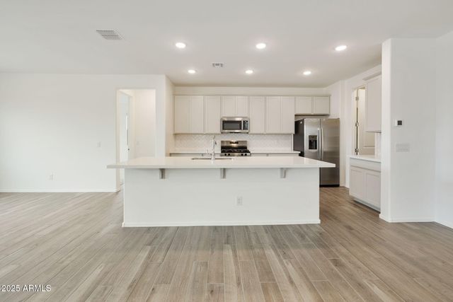 17300 W DAHLIA Drive, Surprise, AZ 85388