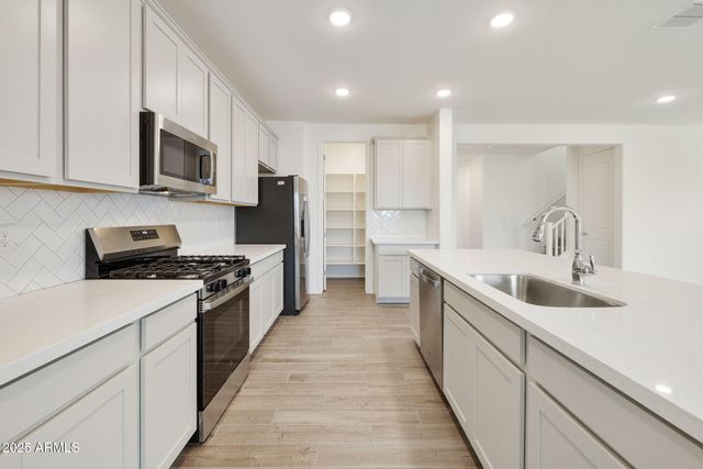 17300 W DAHLIA Drive, Surprise, AZ 85388