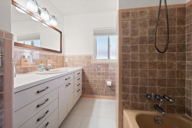 2019 KENMOORE DRIVE, Clearwater, FL 33764