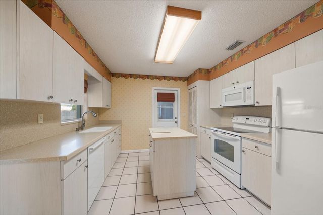 2019 KENMOORE DRIVE, Clearwater, FL 33764