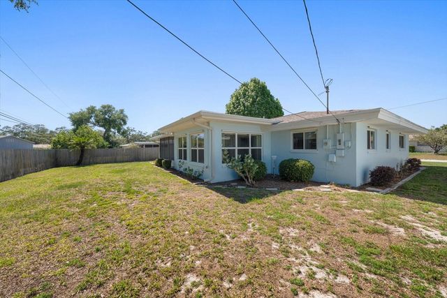 2019 KENMOORE DRIVE, Clearwater, FL 33764
