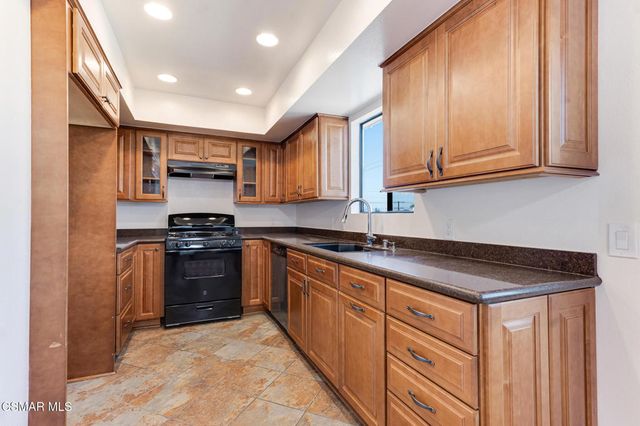 8710 Independence Avenue 307, Canoga Park, CA 91304