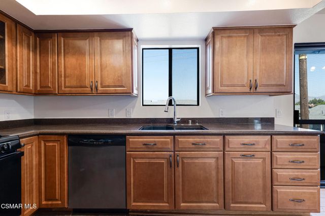 8710 Independence Avenue 307, Canoga Park, CA 91304