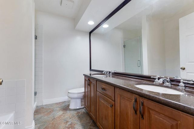 8710 Independence Avenue 307, Canoga Park, CA 91304