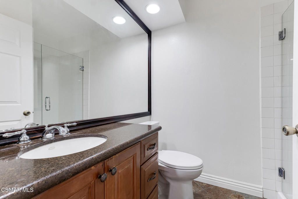 Image 18 of property listing at 8710 Independence Avenue 307, Canoga Park, CA 91304