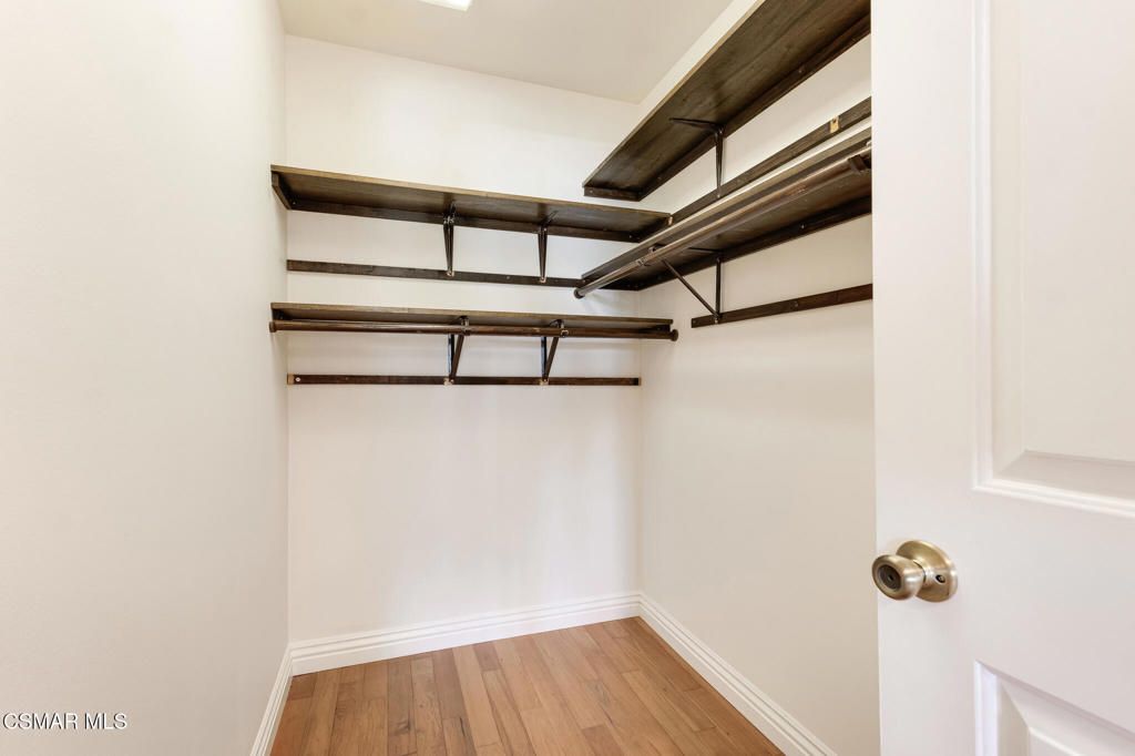 Image 26 of property listing at 8710 Independence Avenue 307, Canoga Park, CA 91304