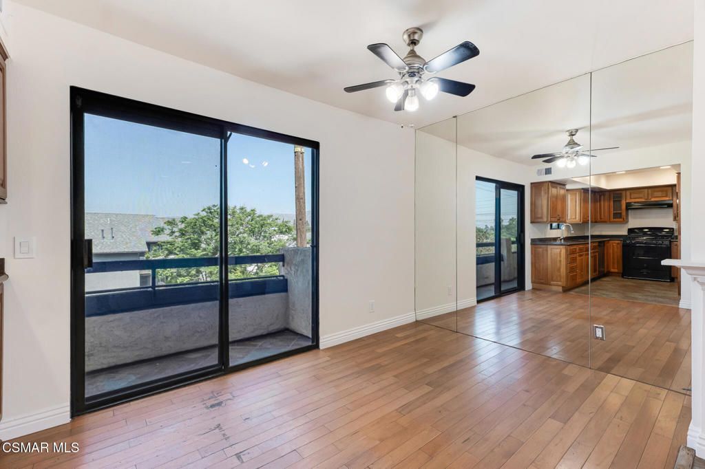 Image 8 of property listing at 8710 Independence Avenue 307, Canoga Park, CA 91304