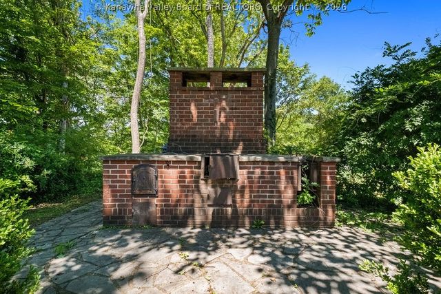 315 Dewey Drive, St Albans, WV 25177