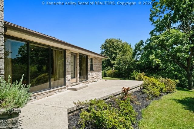 315 Dewey Drive, St Albans, WV 25177
