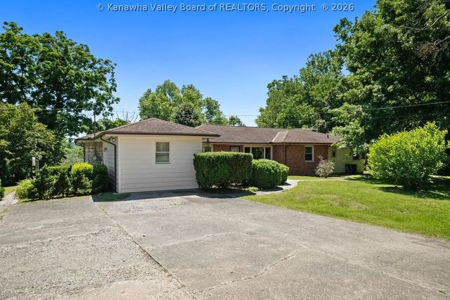 315 Dewey Drive, St Albans, WV 25177