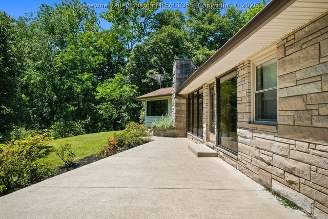 315 Dewey Drive, St Albans, WV 25177