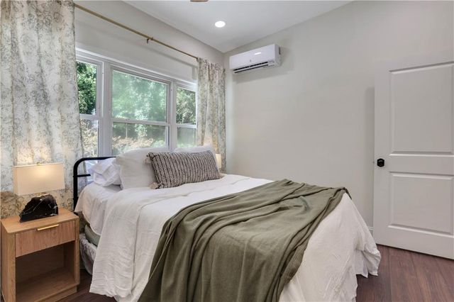 207 Walthall NW Street, Marietta, GA 30064