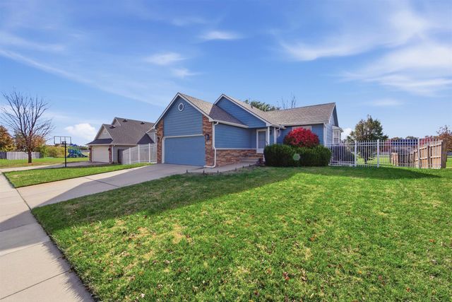 705 S Westview Cir, Andover, KS 67002