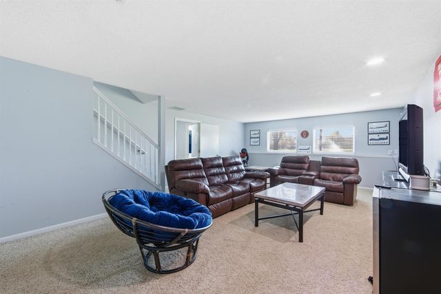 705 S Westview Cir, Andover, KS 67002