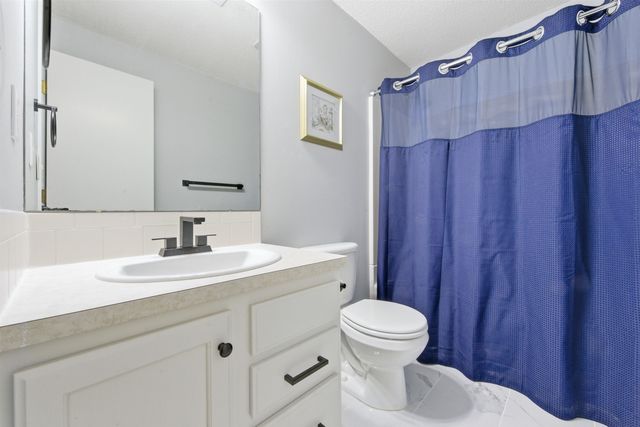 705 S Westview Cir, Andover, KS 67002