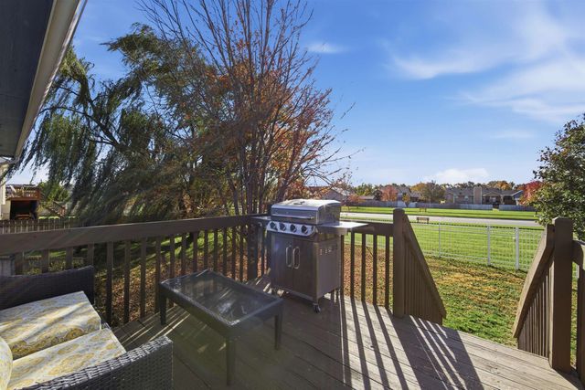 705 S Westview Cir, Andover, KS 67002