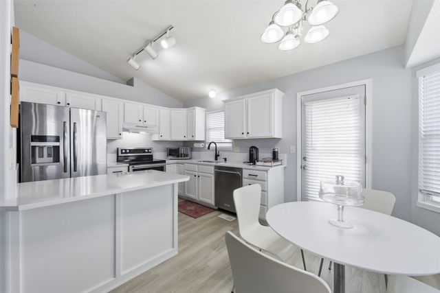 705 S Westview Cir, Andover, KS 67002