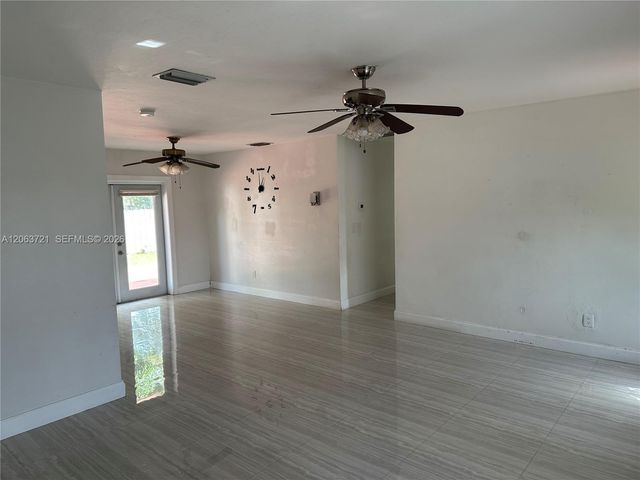 10321 SW 51st St, Miami, FL 33165