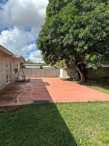 10321 SW 51st St, Miami, FL 33165