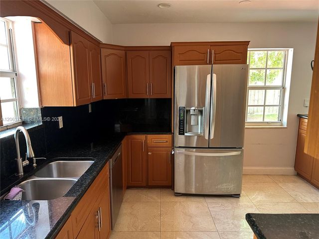 10321 SW 51st St, Miami, FL 33165