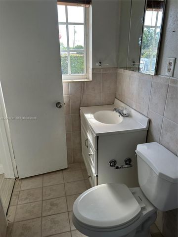 10321 SW 51st St, Miami, FL 33165