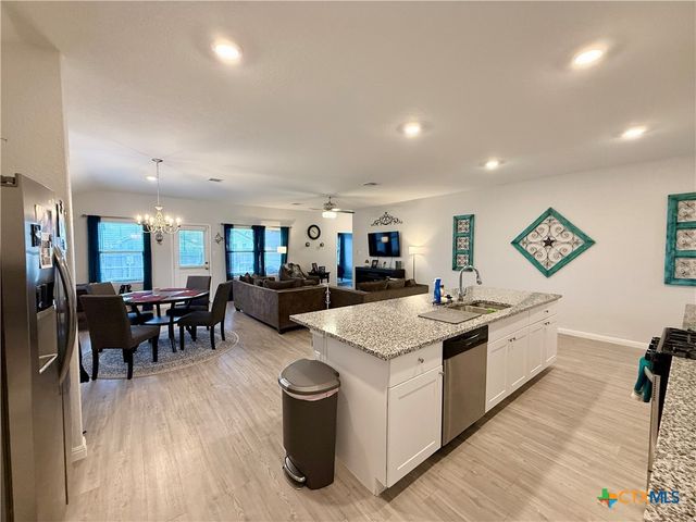 9066 Bowie Ridge, Seguin, TX 78155