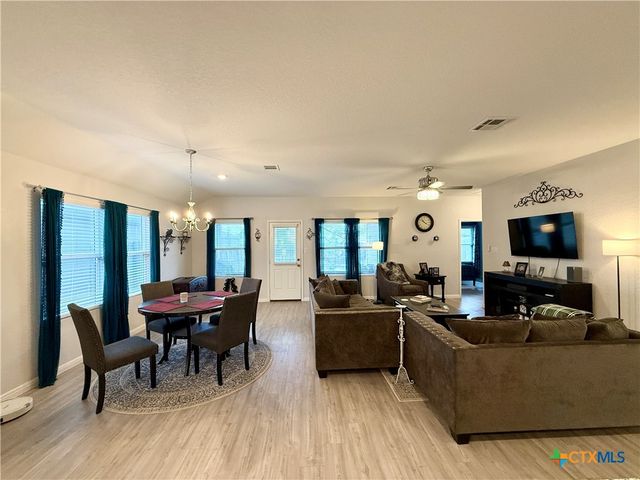 9066 Bowie Ridge, Seguin, TX 78155