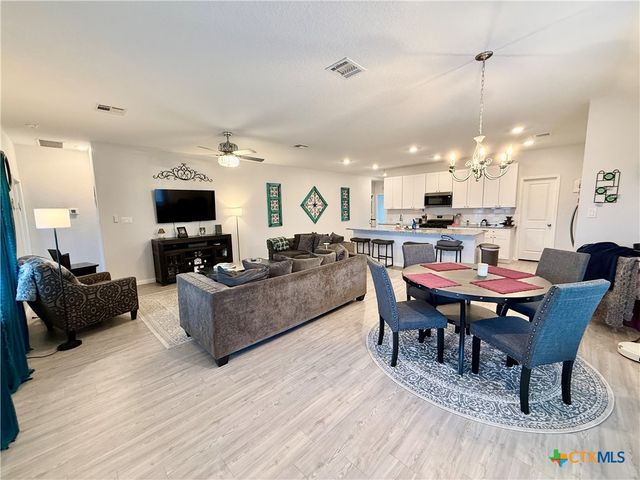9066 Bowie Ridge, Seguin, TX 78155