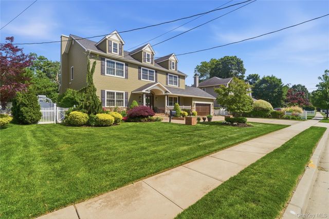 27 Davison Place, Rockville Centre, NY 11570