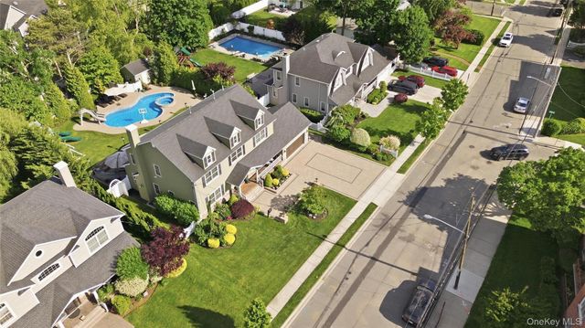 27 Davison Place, Rockville Centre, NY 11570