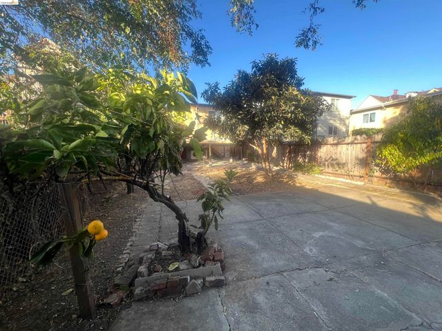 2209 E 22nd Street, Oakland, CA 94606