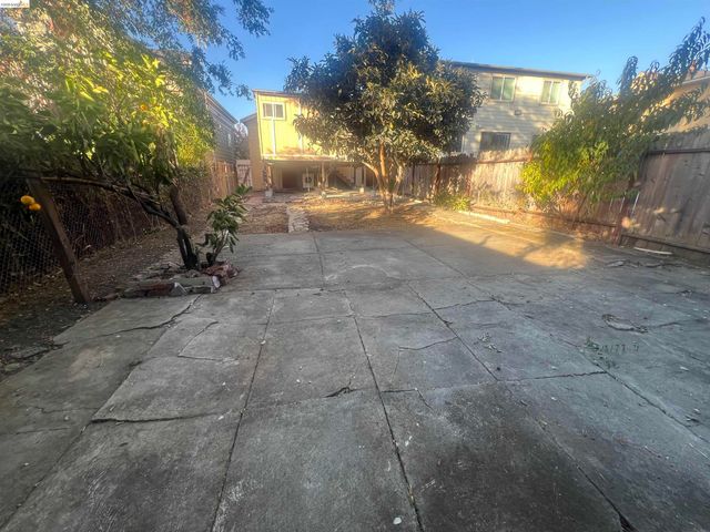 2209 E 22nd Street, Oakland, CA 94606