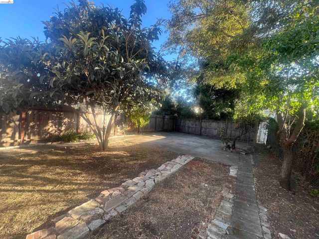 2209 E 22nd Street, Oakland, CA 94606
